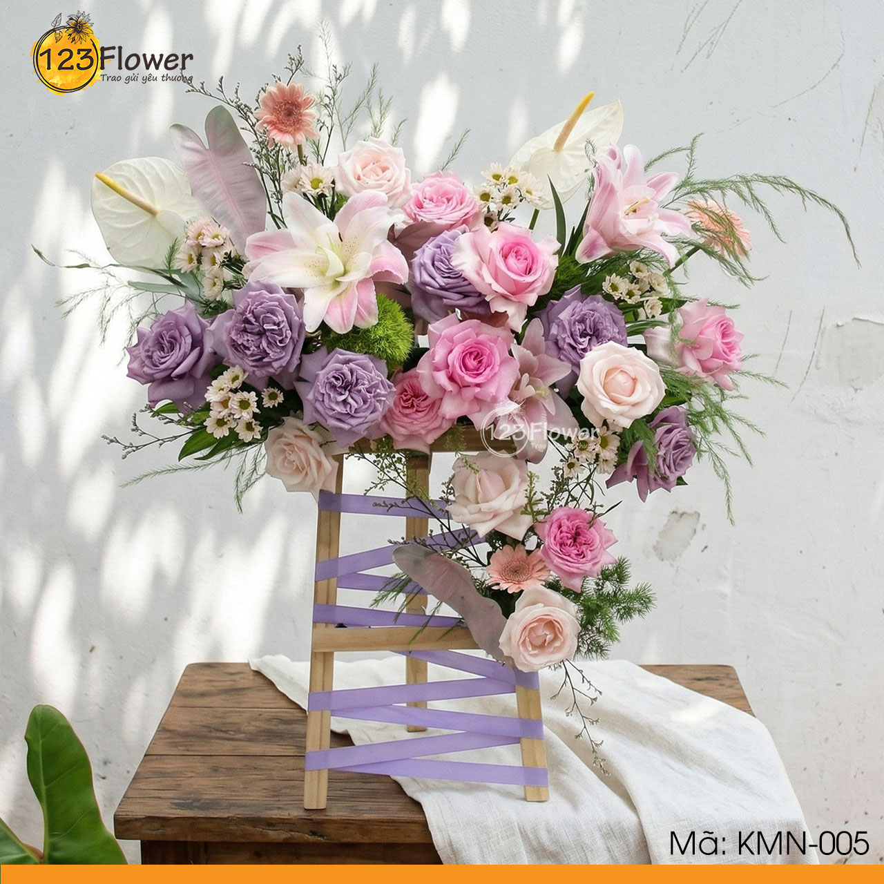 KMN-005 | Kệ hoa mini 5